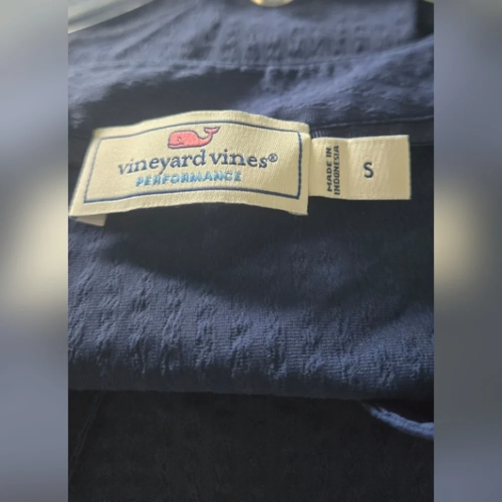 Vineyard Vines Navy Performance Top - Picture 3 of 4